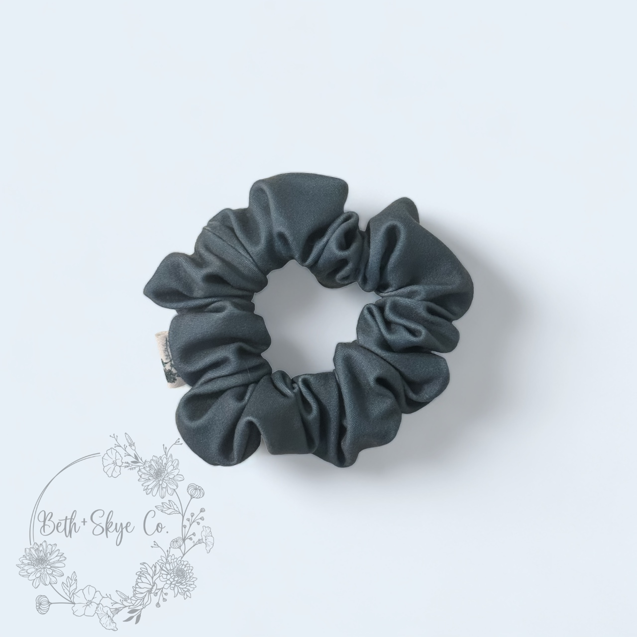 SOLID SOFT-STYLE SCRUNCHIES *MULTIPLE COLORS*