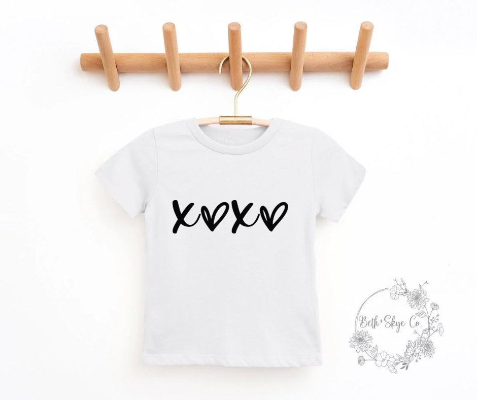 TODDLER XOXO (BLACK FONT) TEE