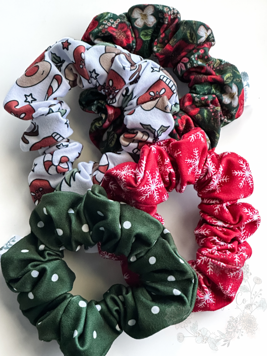 CHRISTMAS PRINT SCRUNCHIES