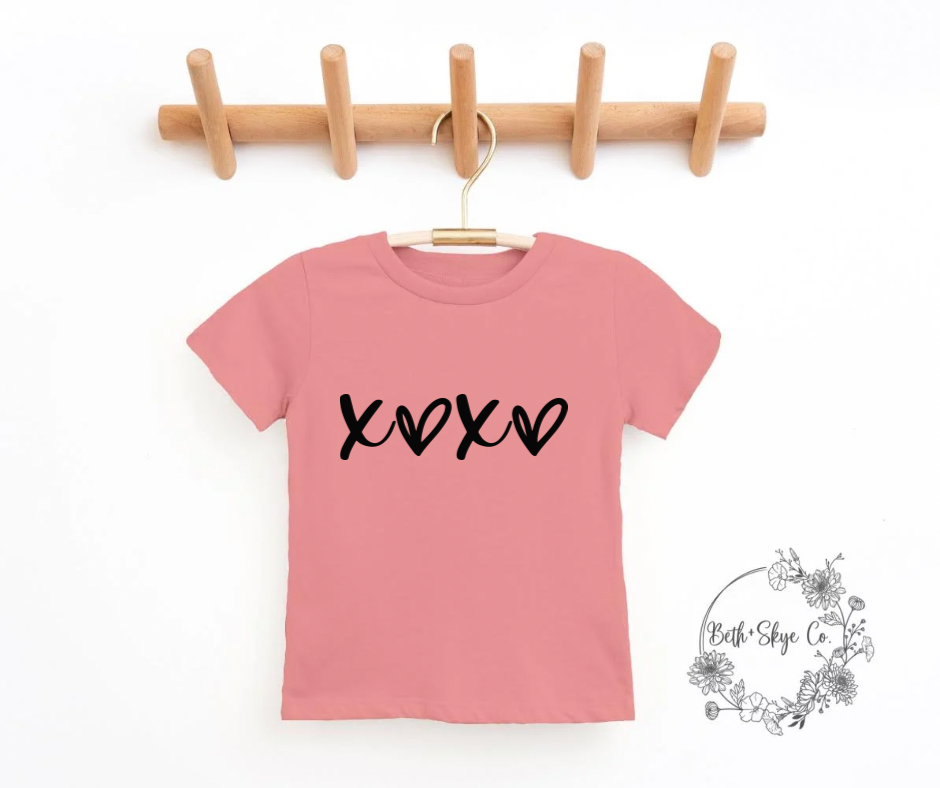 TODDLER XOXO (BLACK FONT) TEE