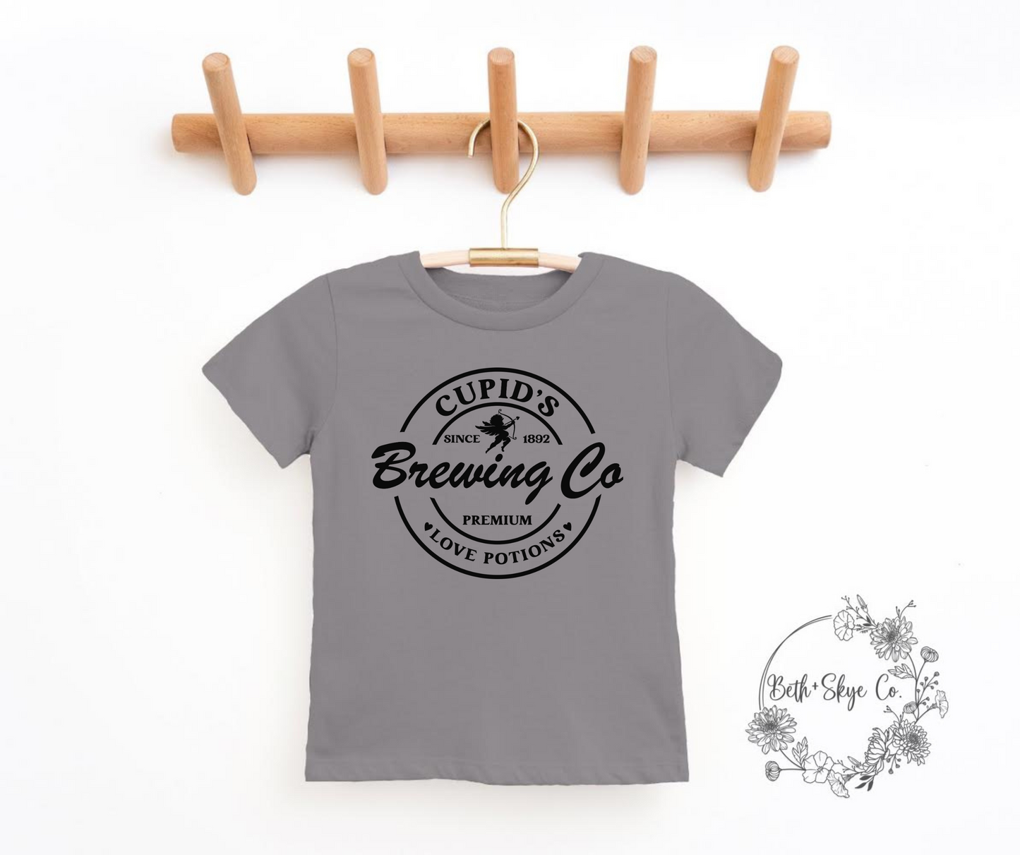 TODDLER CUPID'S BREWING (BLACK FONT) TEE