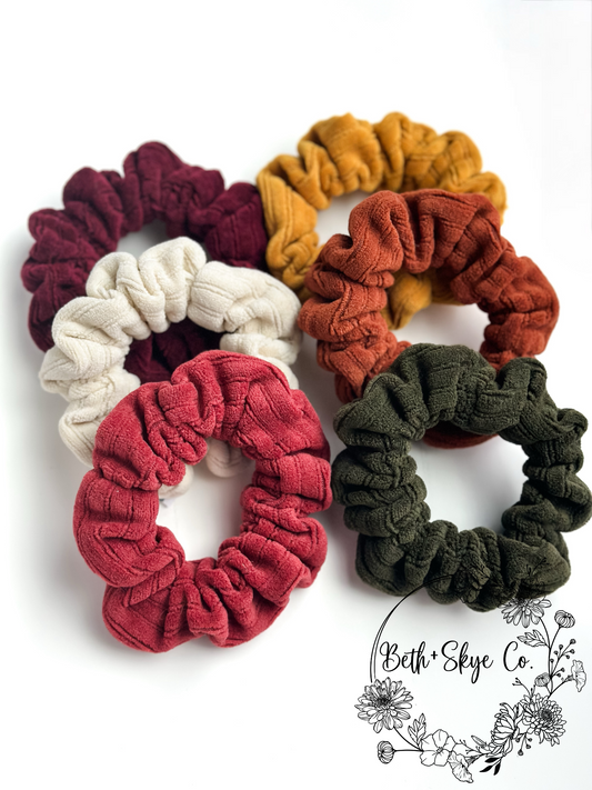 SOLID VELVET RIBBED SCRUNCHIES